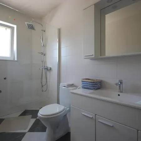 Ferienwohnung Fuer 8 Personen Ca 110 Qm In Milcetici, Kvarner Bucht Krk Apartman *